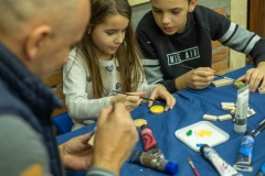 Dedina-garaza-na-novoj-adresi-sa-starom-kreativnoscu-dece-i-roditelja-4